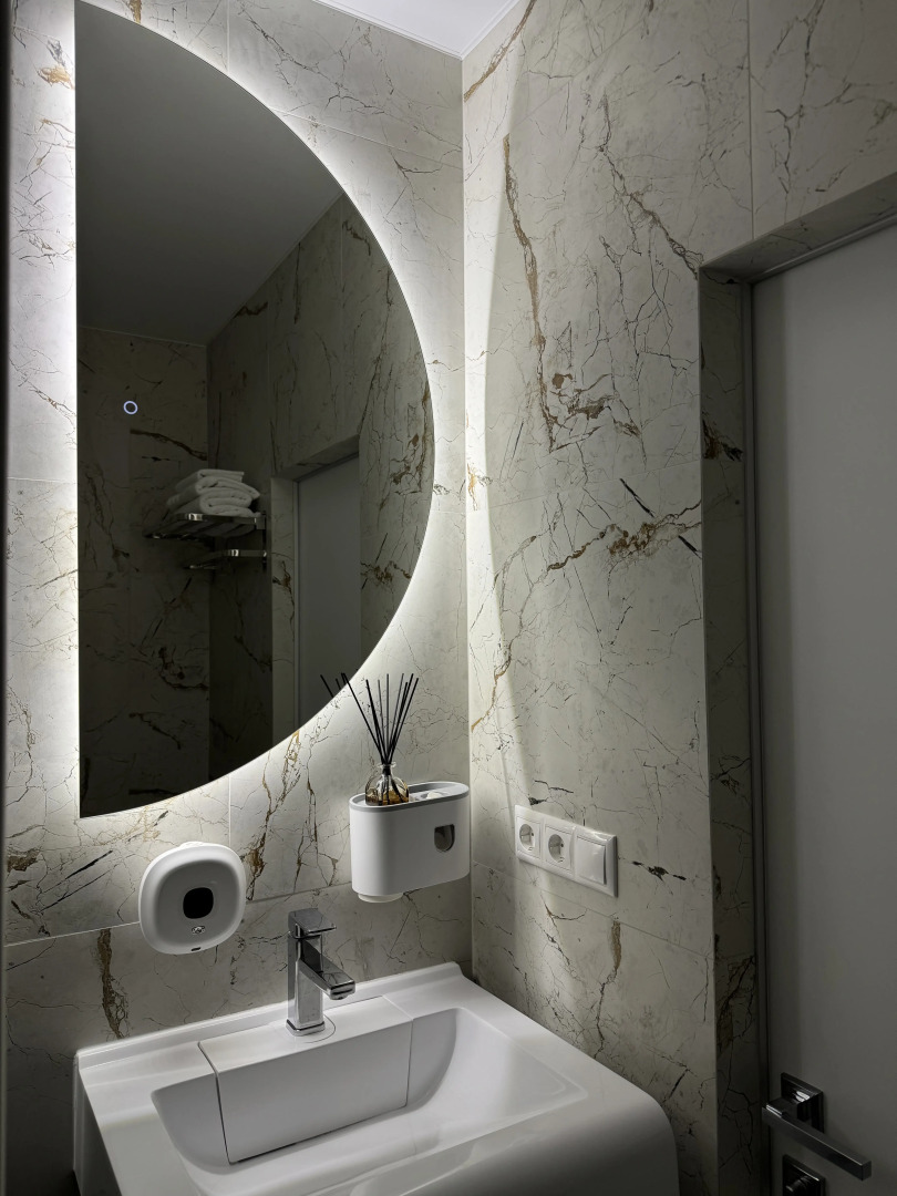 Квартира Стильная у метро Akadem