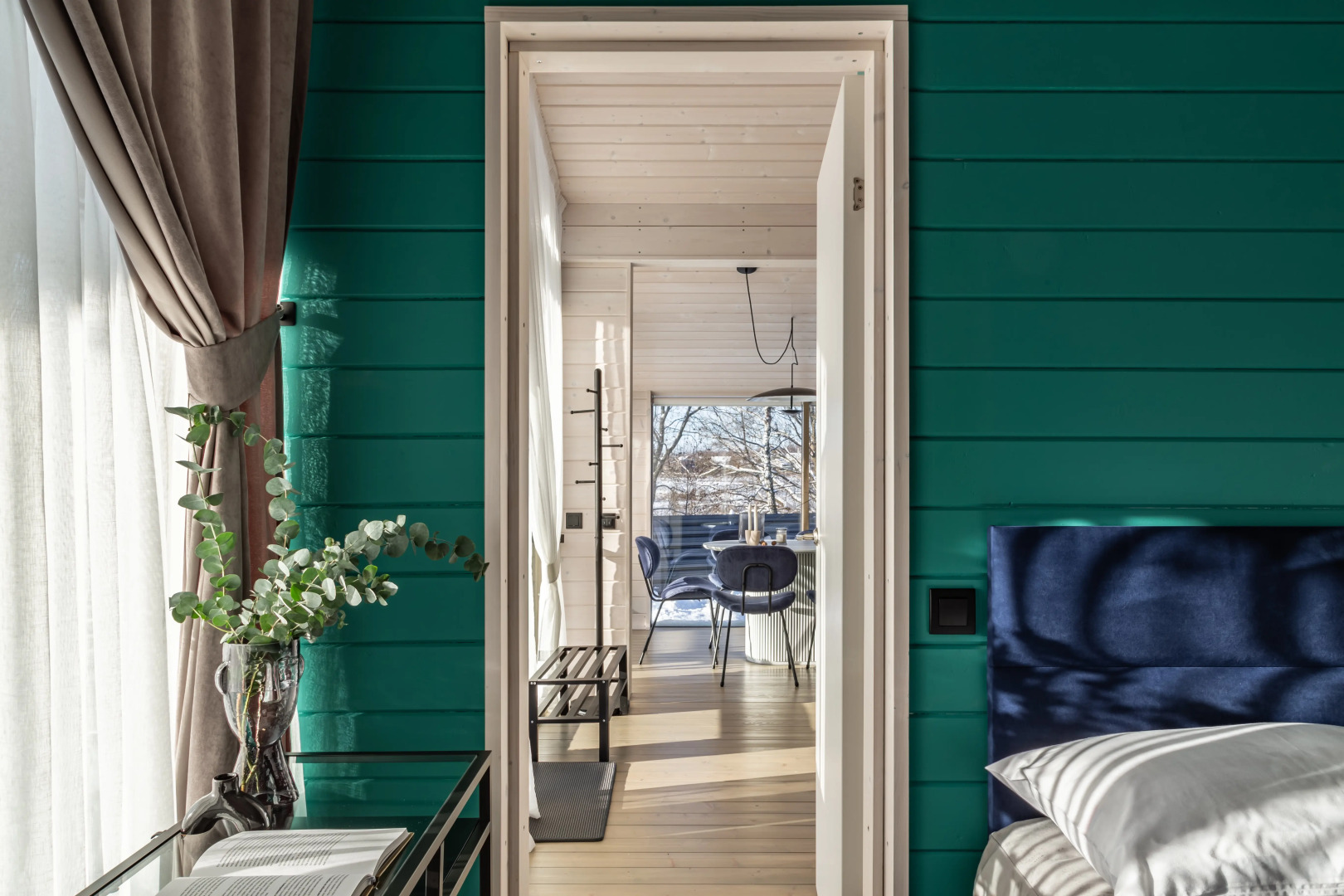 Частный Дом RiverDublDom  с баней и купелью у пруда в Новой Москве