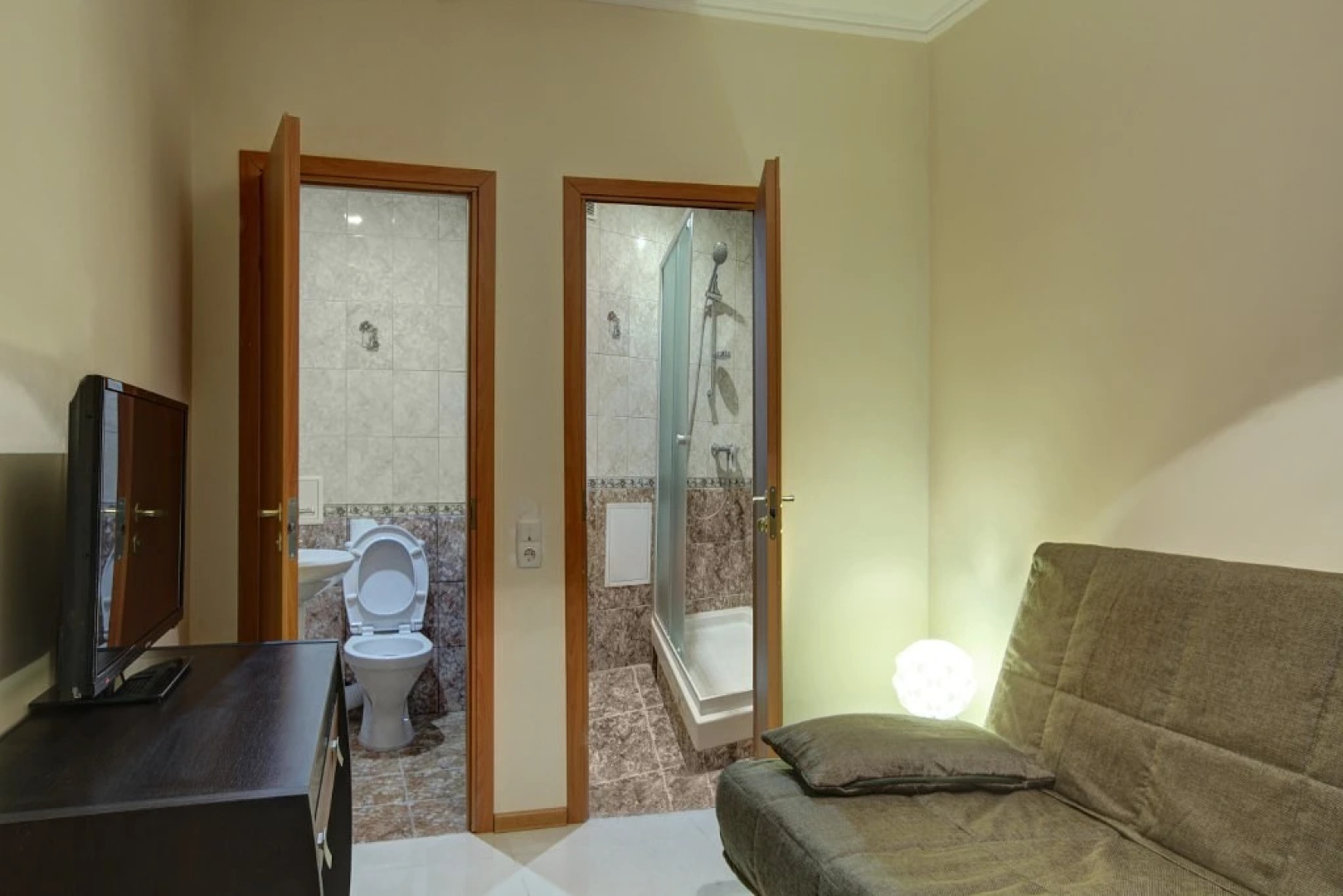 Brusnika U Metro Izmajlovskaya Mini-Hotel