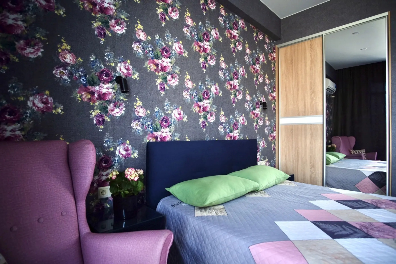 Апартаменты просторные в топовой локации Сочи у Морпорта