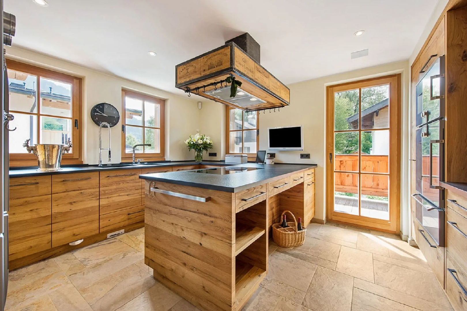 Вилла Lovely Chalet Kitzbuhel