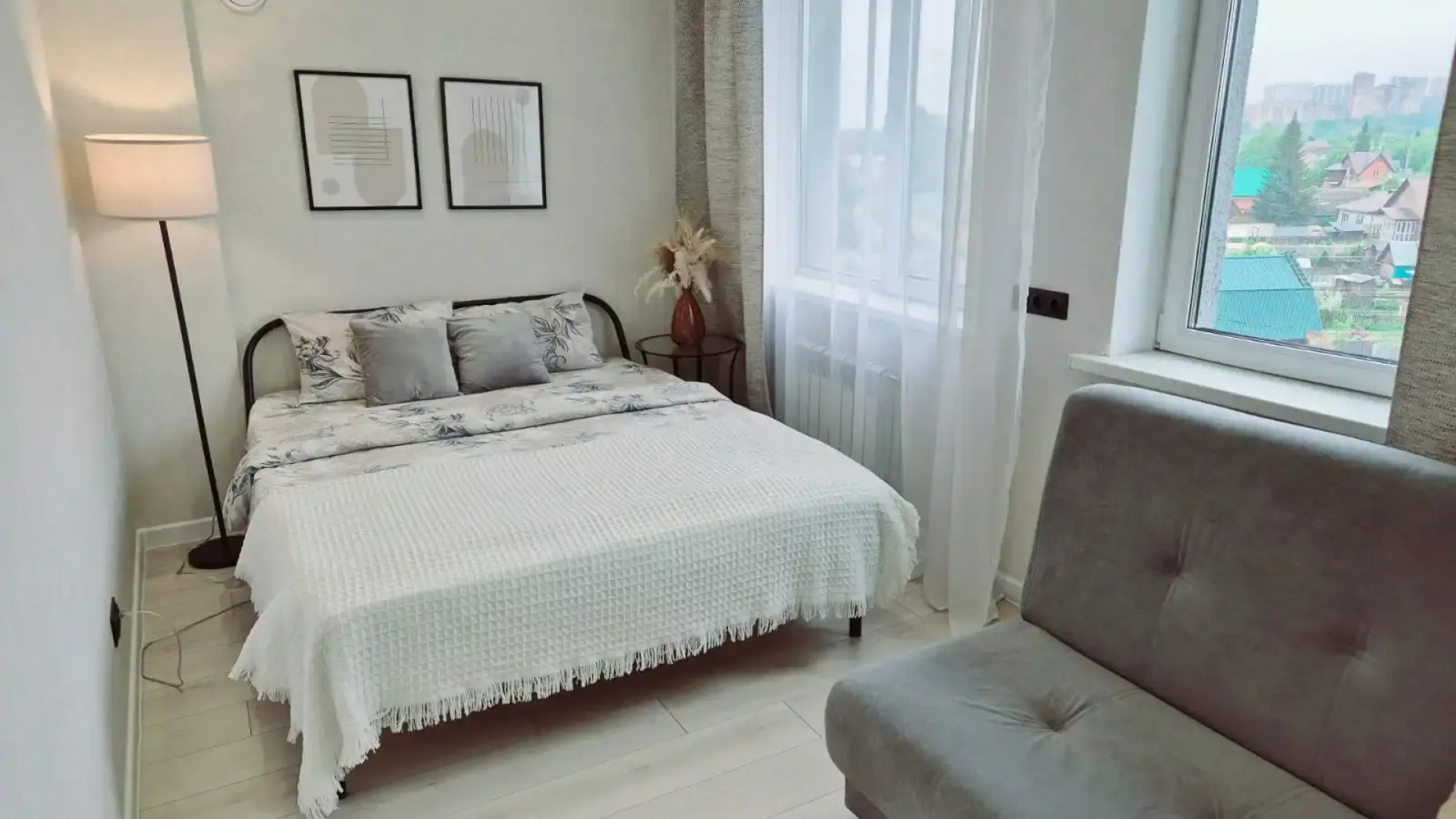 Апартаменты SleepNsk Красивая Трешка Около Аквапарка