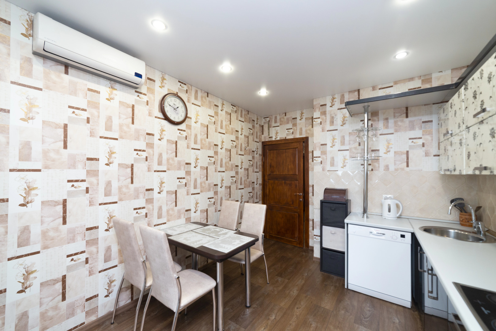 Квартира Ночник на Велижанской 68