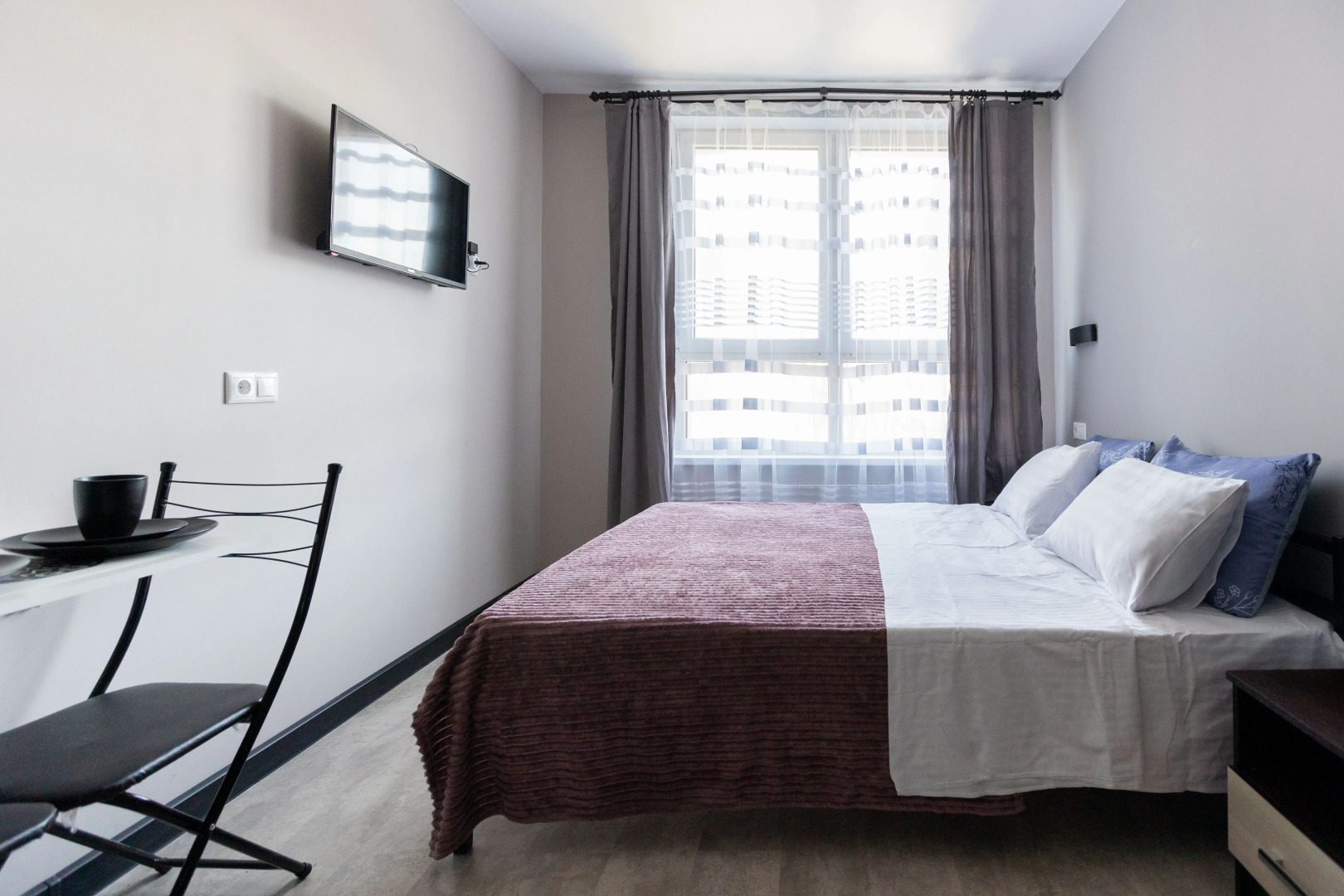 Апартаменты Студия на П. Романова