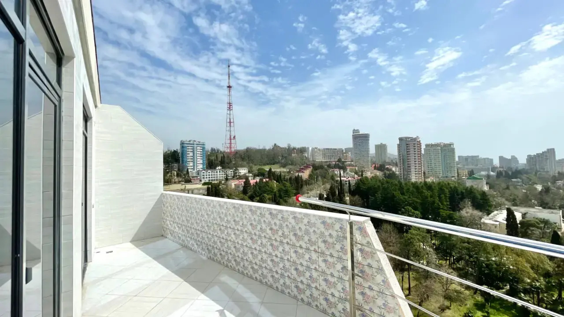 Апартаменты просторные в топовой локации Сочи у Морпорта