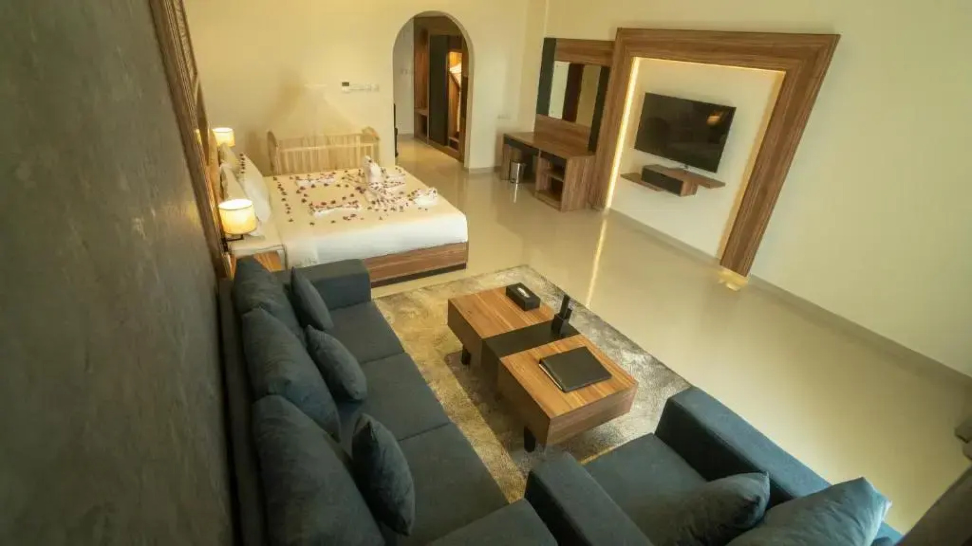 Отель The Plaza  and Resort