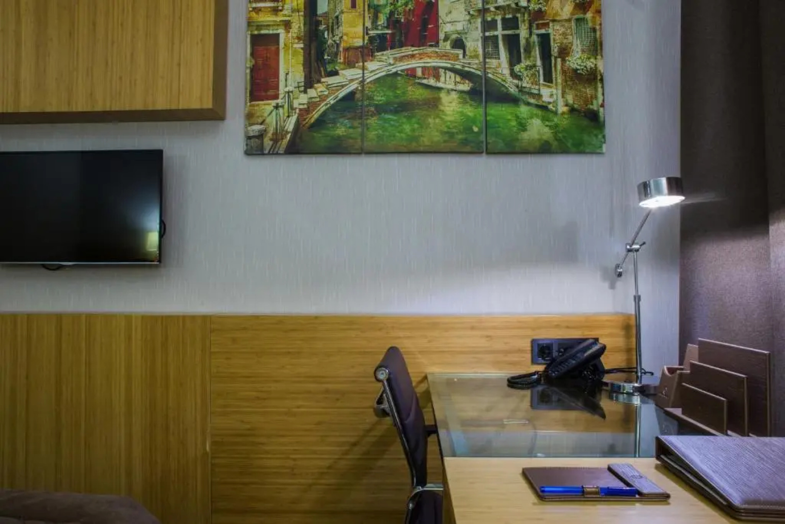 Aidana Plaza Hotel