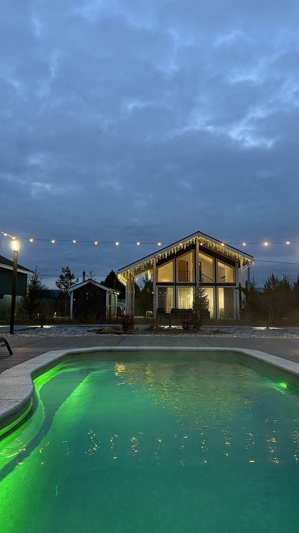 Частный дом с бассейном и баней