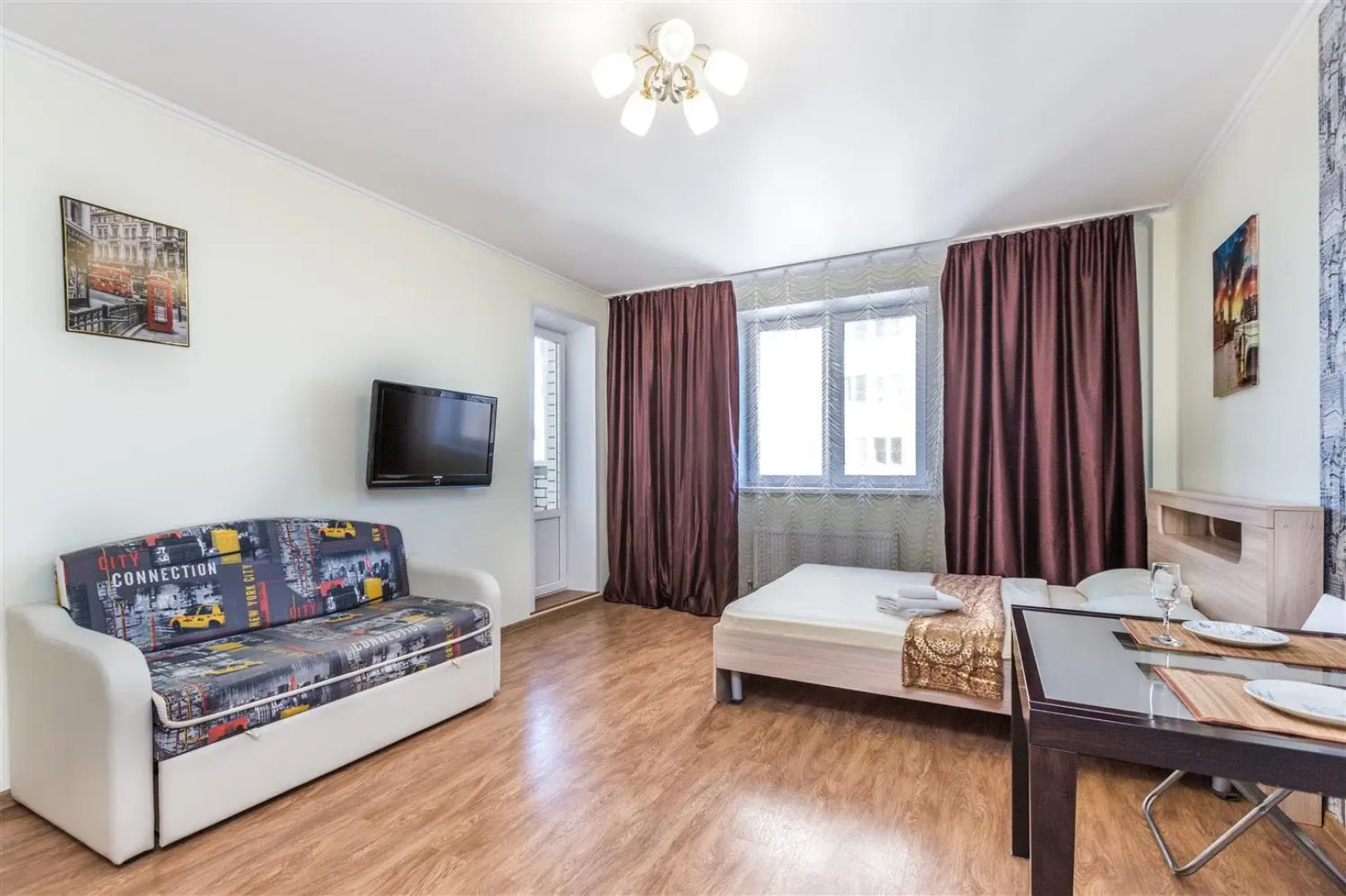 Апартаменты студия в светлых тонах в новостройке