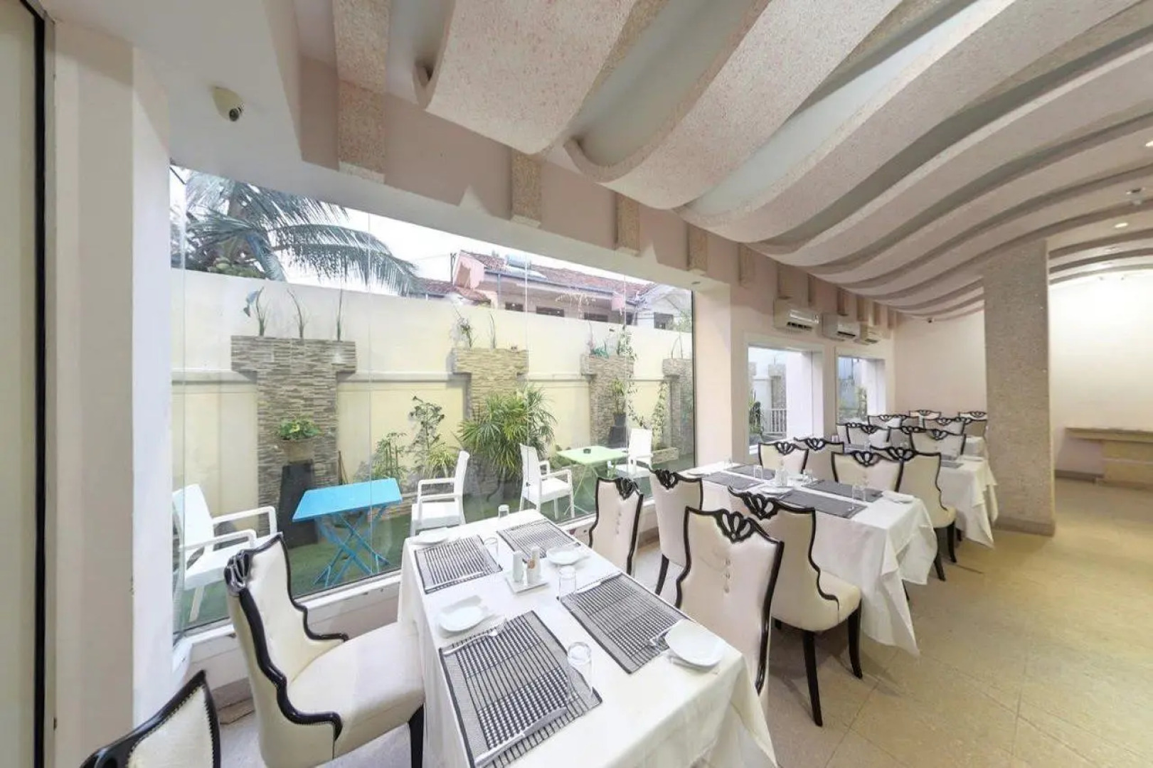 Отель Royal Castle