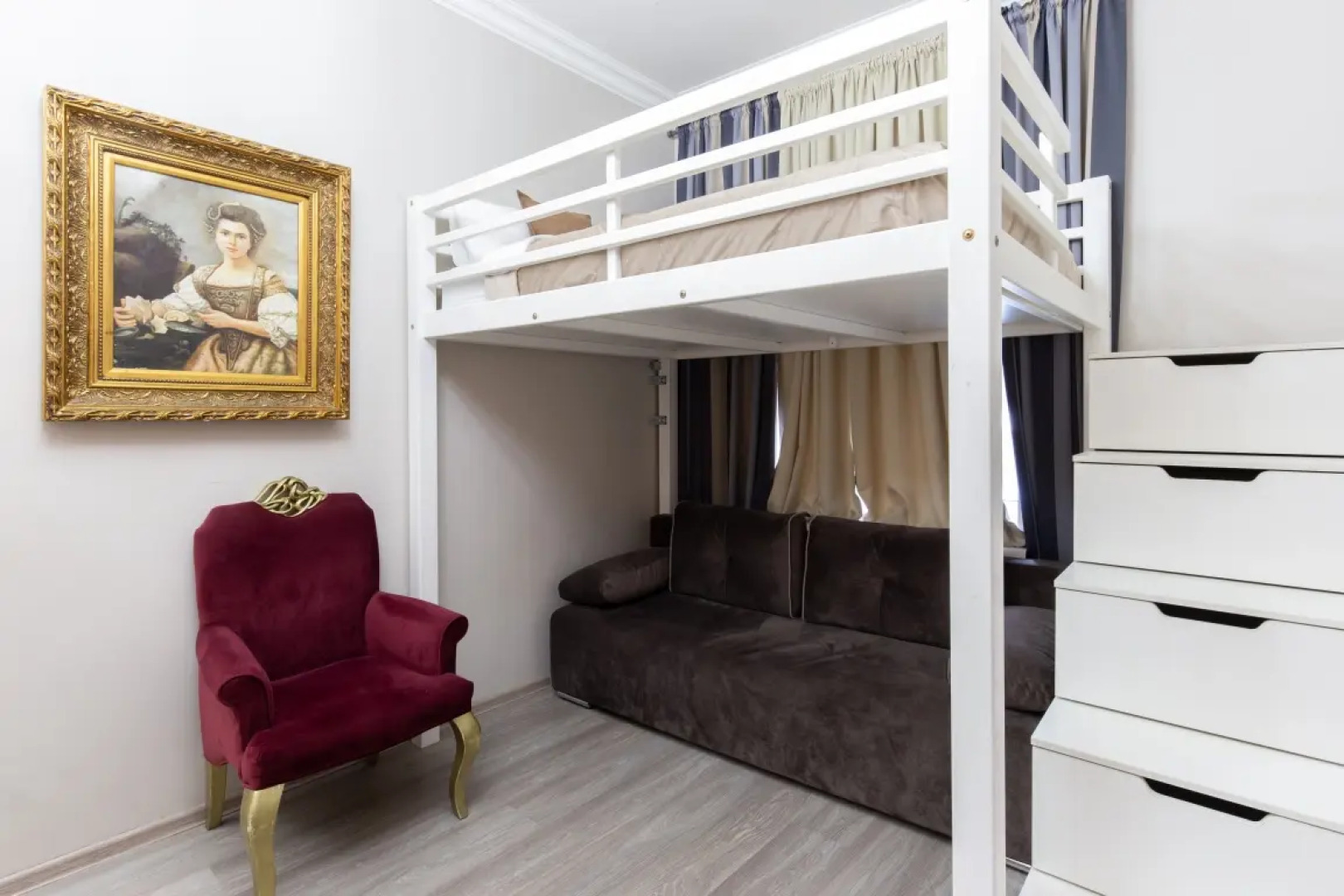 Квартира студия с двухъярусной кроватью BookingSPB в  Доме Литераторов на Гороховой