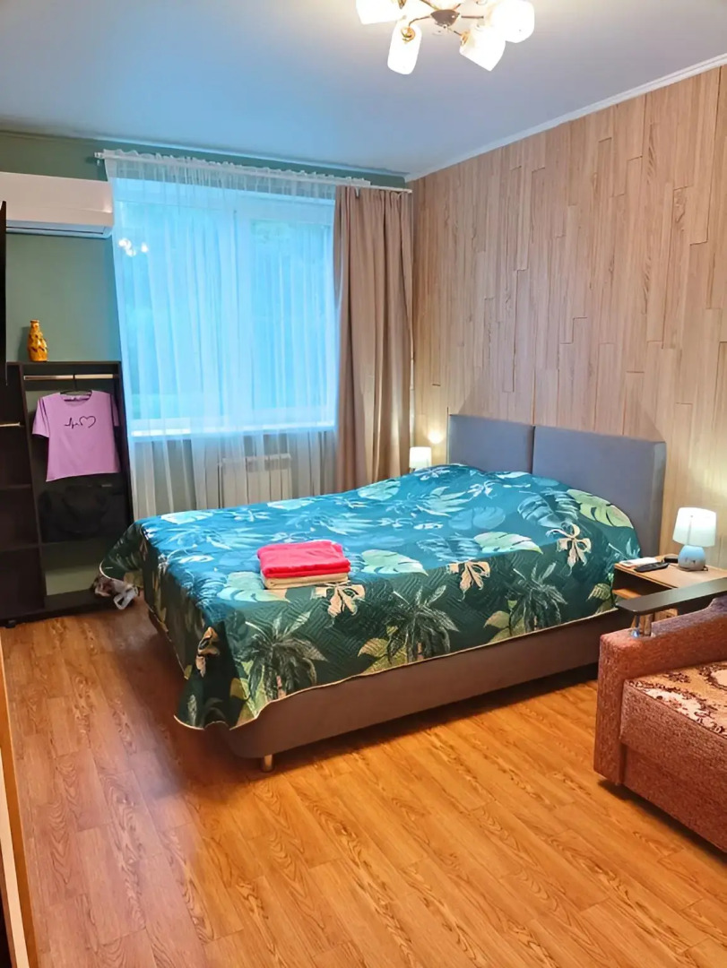 Апартаменты Двухкомнатные на втором этаже с балконом