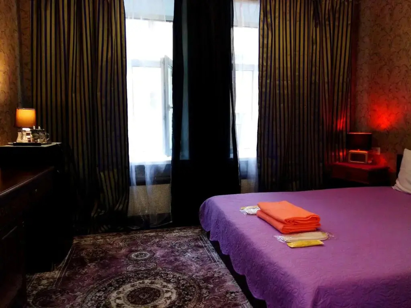 Меблированные комнаты At Home