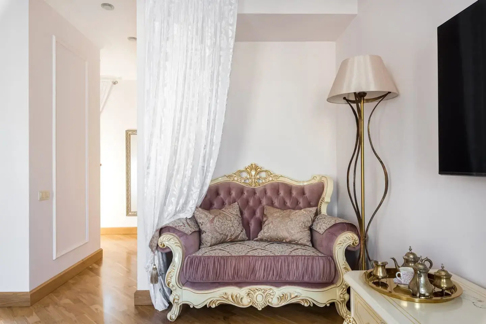 Апартаменты LetYourFlat "Hermitage Residence"