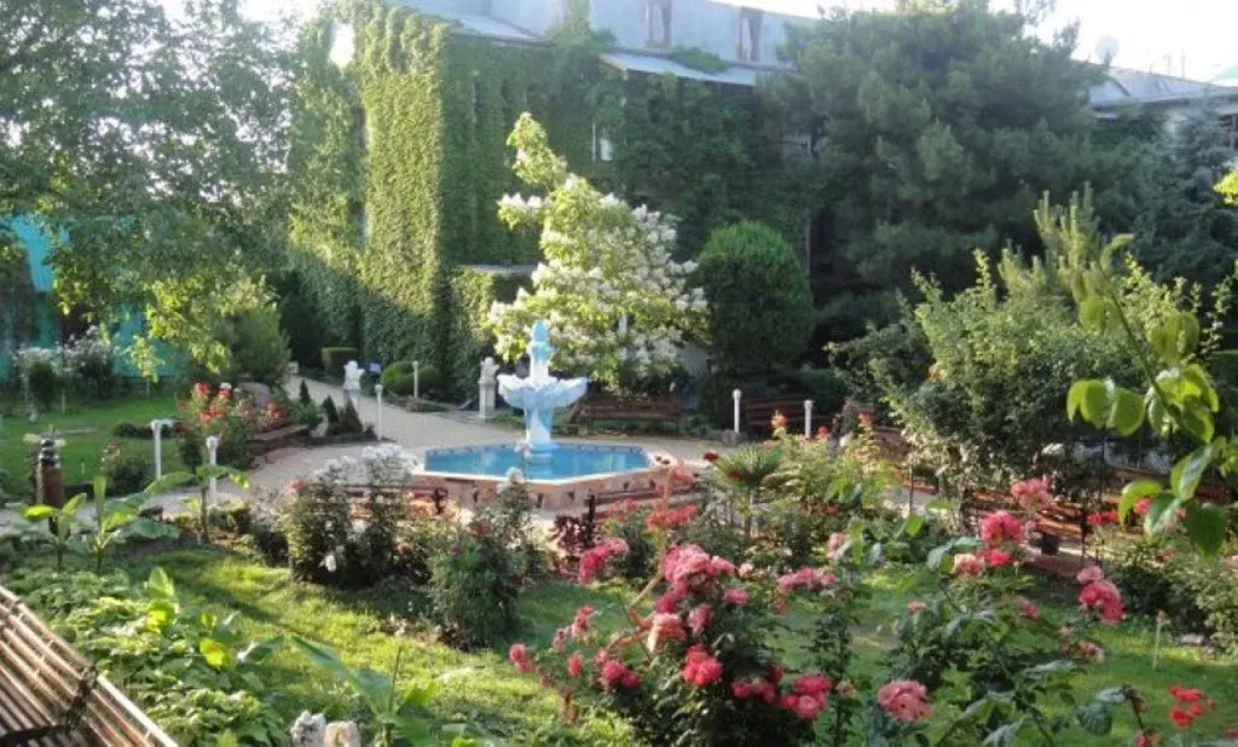 Курортный отель Авангард