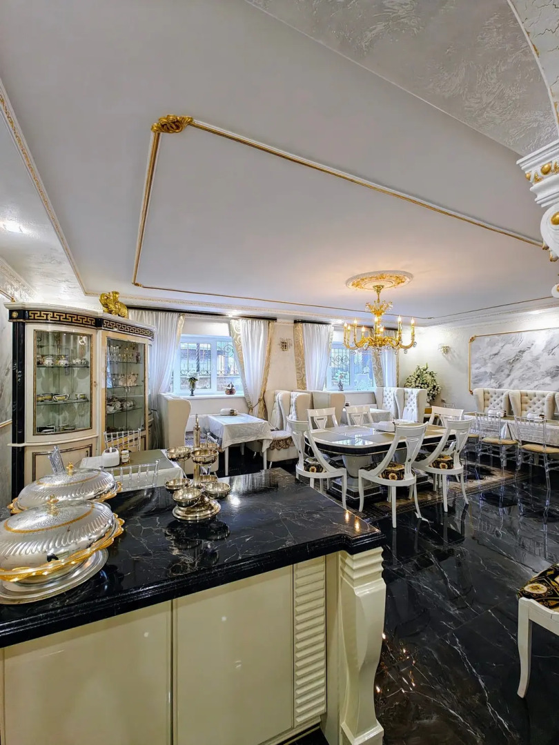 Отель Golden House