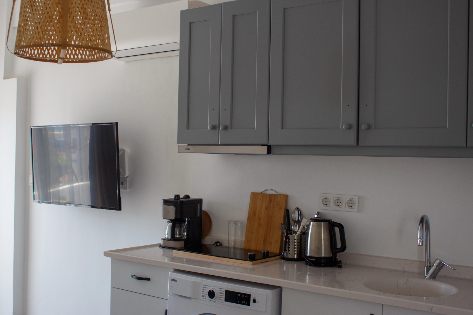 Отель Aloha Suites