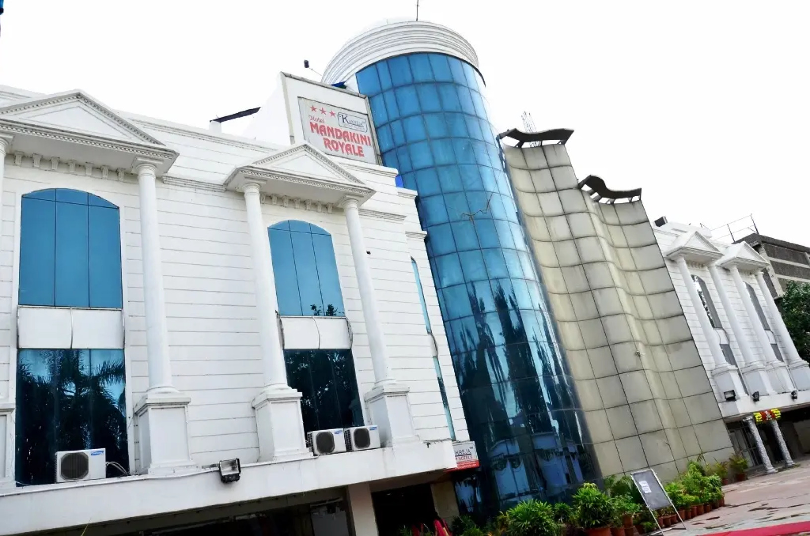 Hotel Mandakini Royal