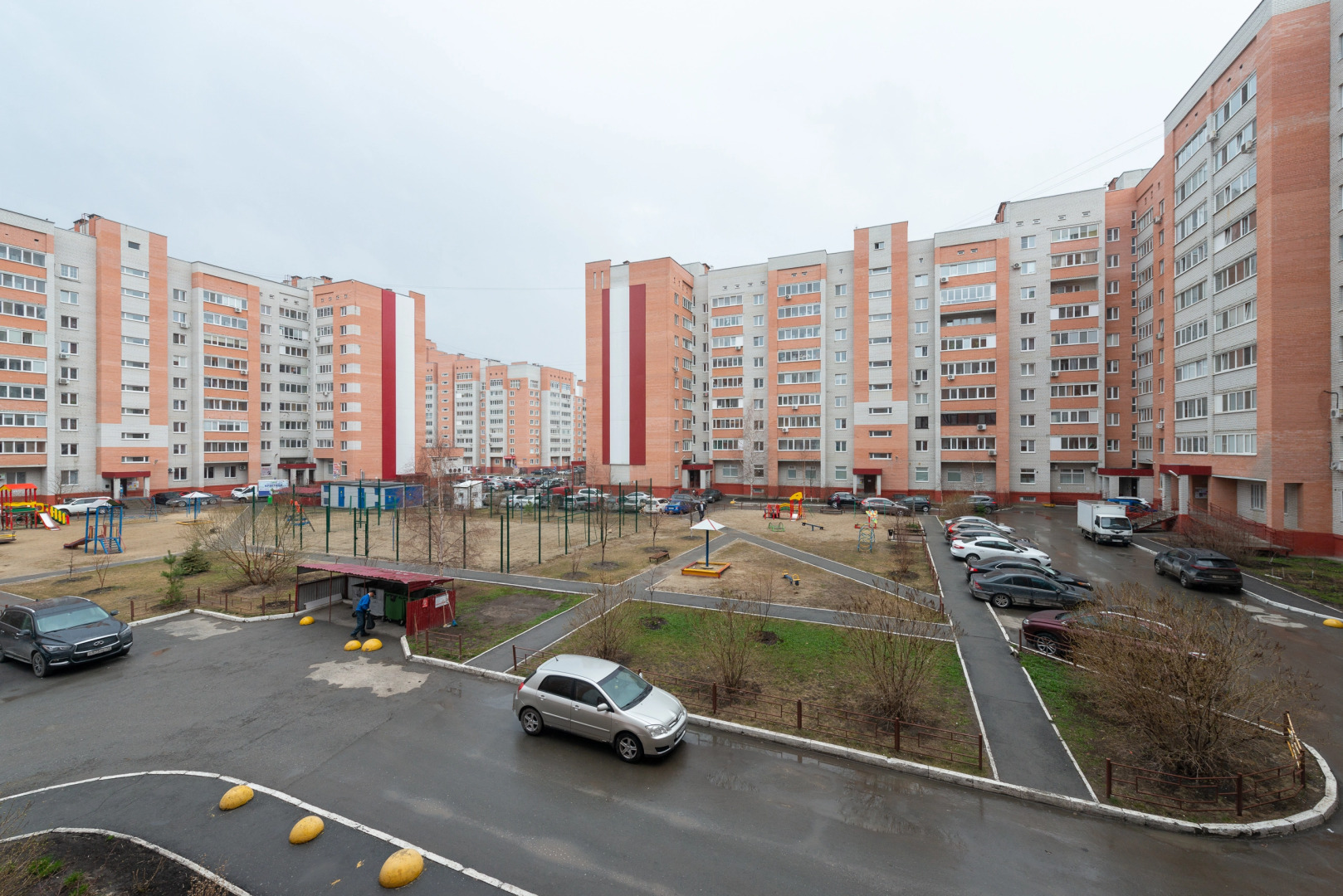 Апартаменты Сапфир с закрытым двором, рядом с ТЦ Остров, Мать и дитя