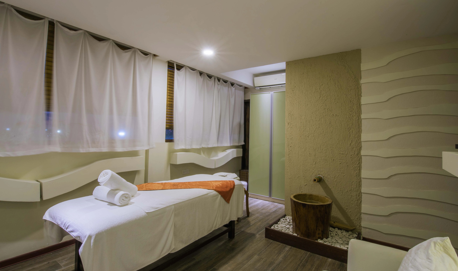 Отель Aquzz Inn & Spa