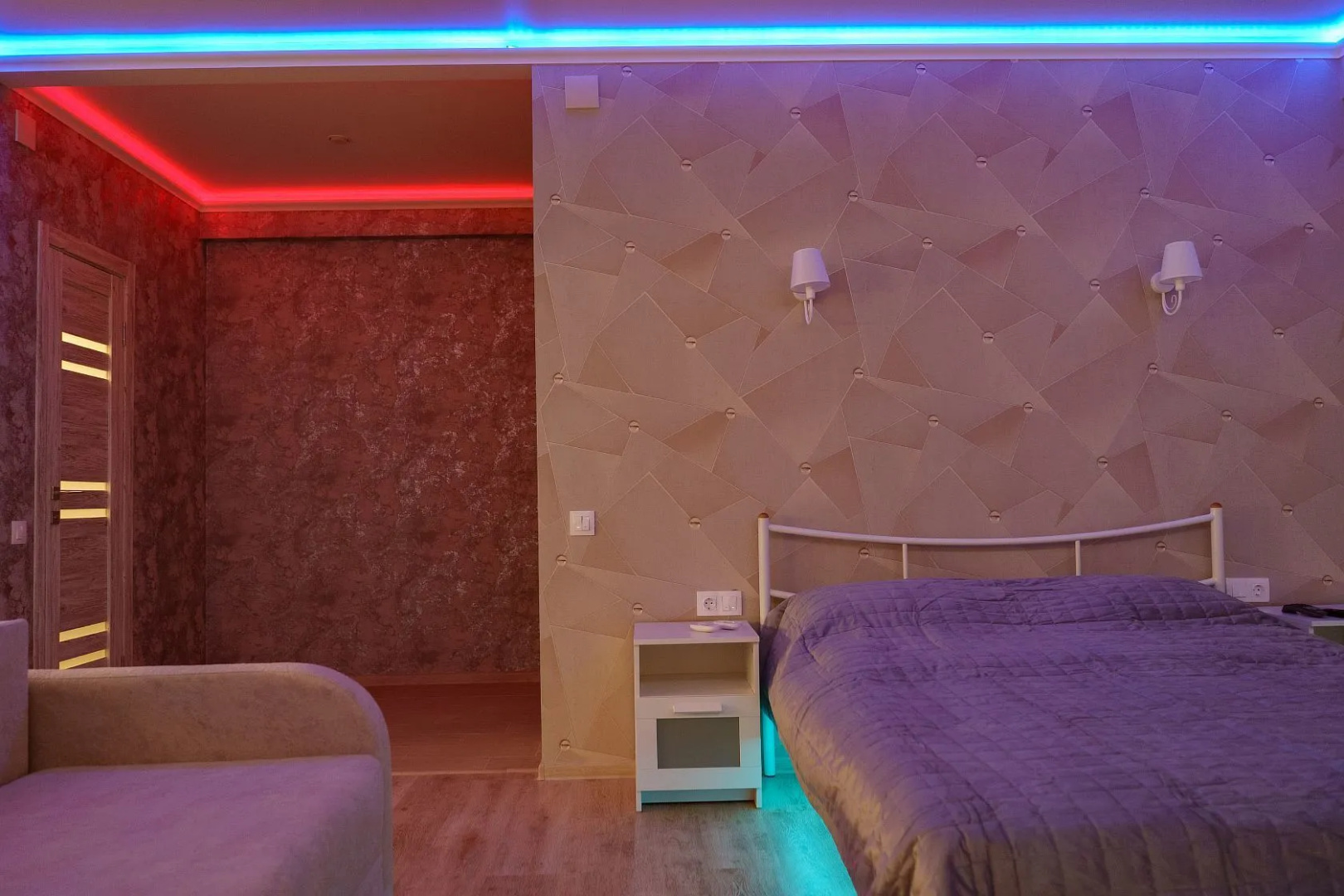 Апартаменты Right Room студия люкс на Пухова 56