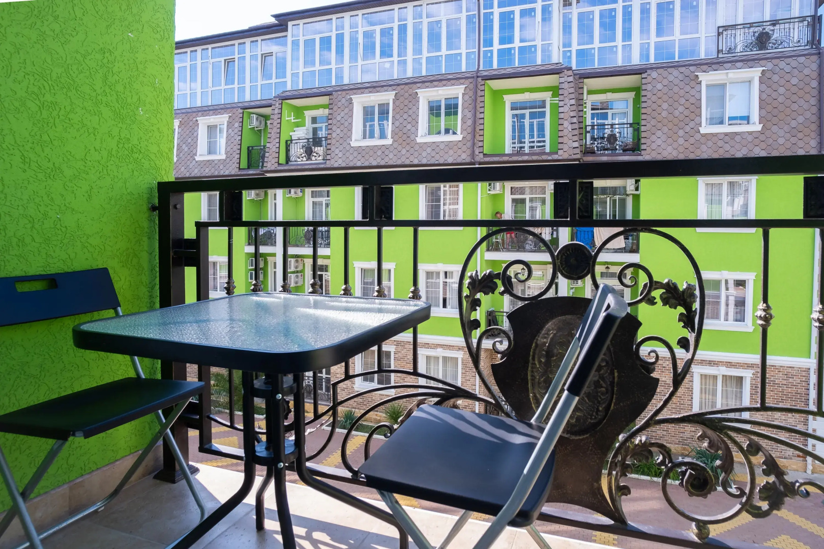 Апартаменты Red Apartments Арт Лайт Сити Апартамент Рафаэль