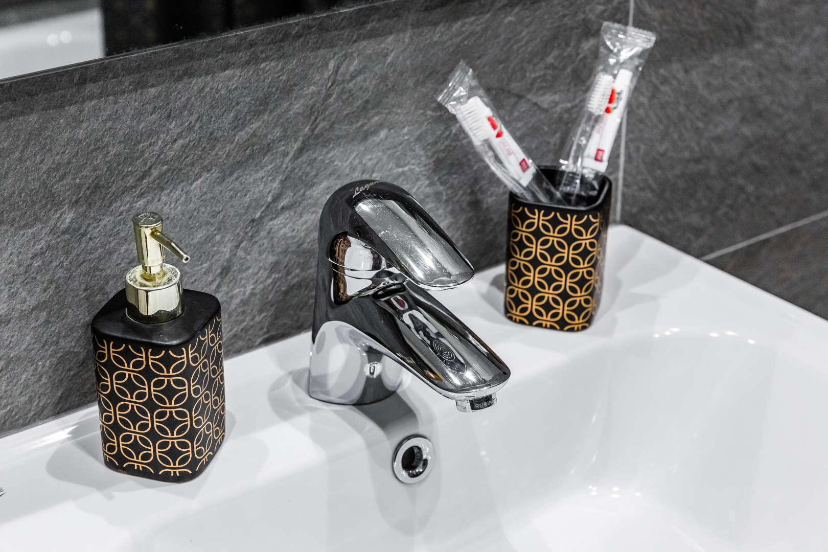 Апартаменты InterLoft 4 Old Town Free Parking Wi-Fi 100/50 Smart TV