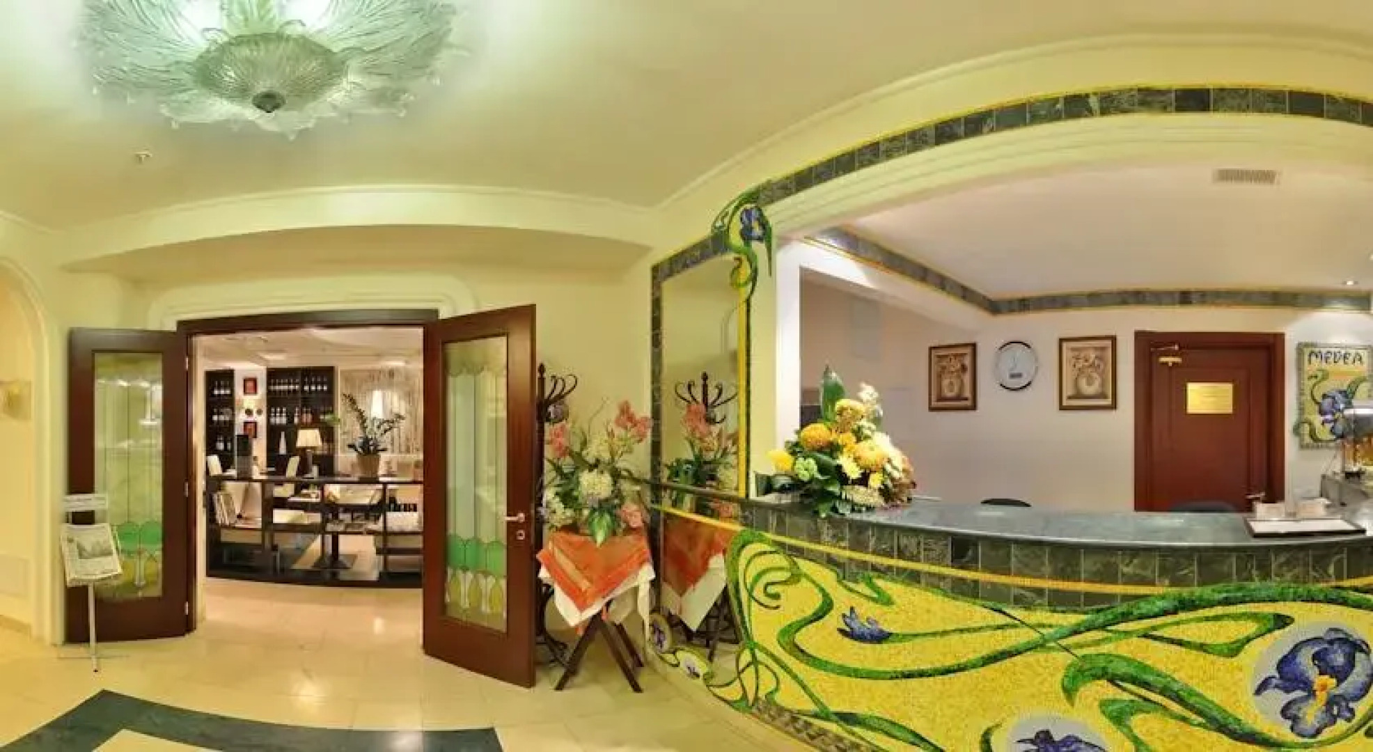 Отель Медея