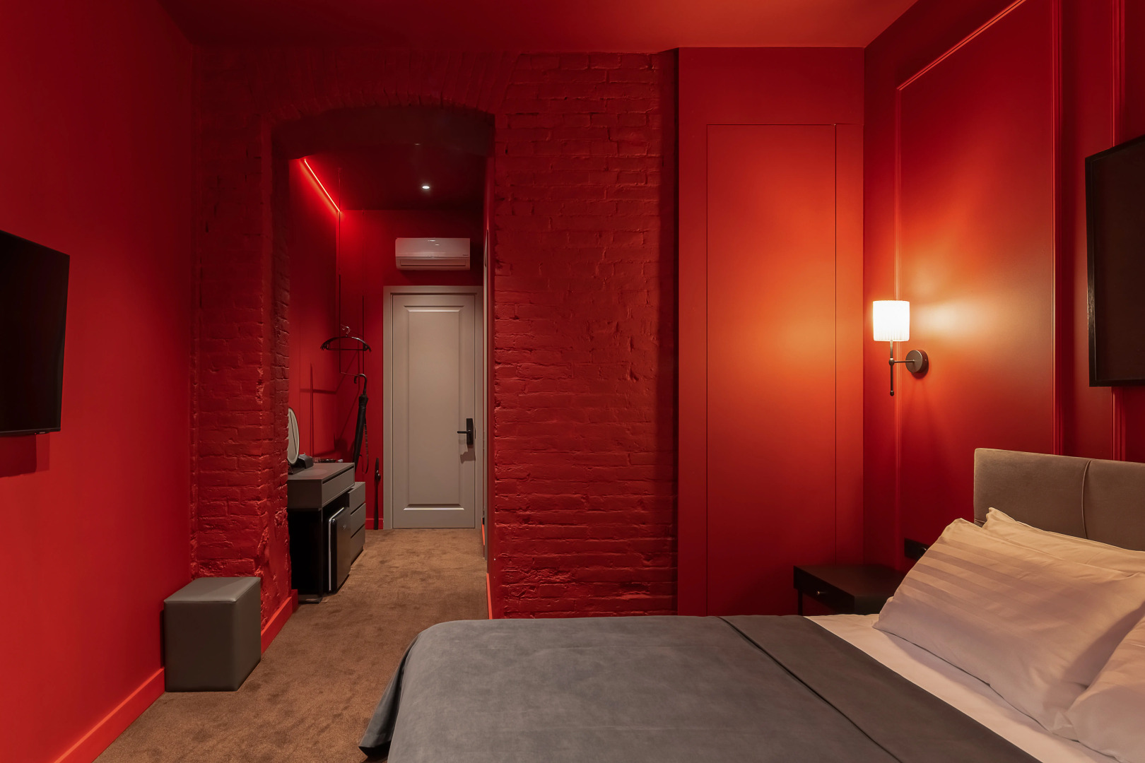 Апартаменты Red room в NikolaevBuilding