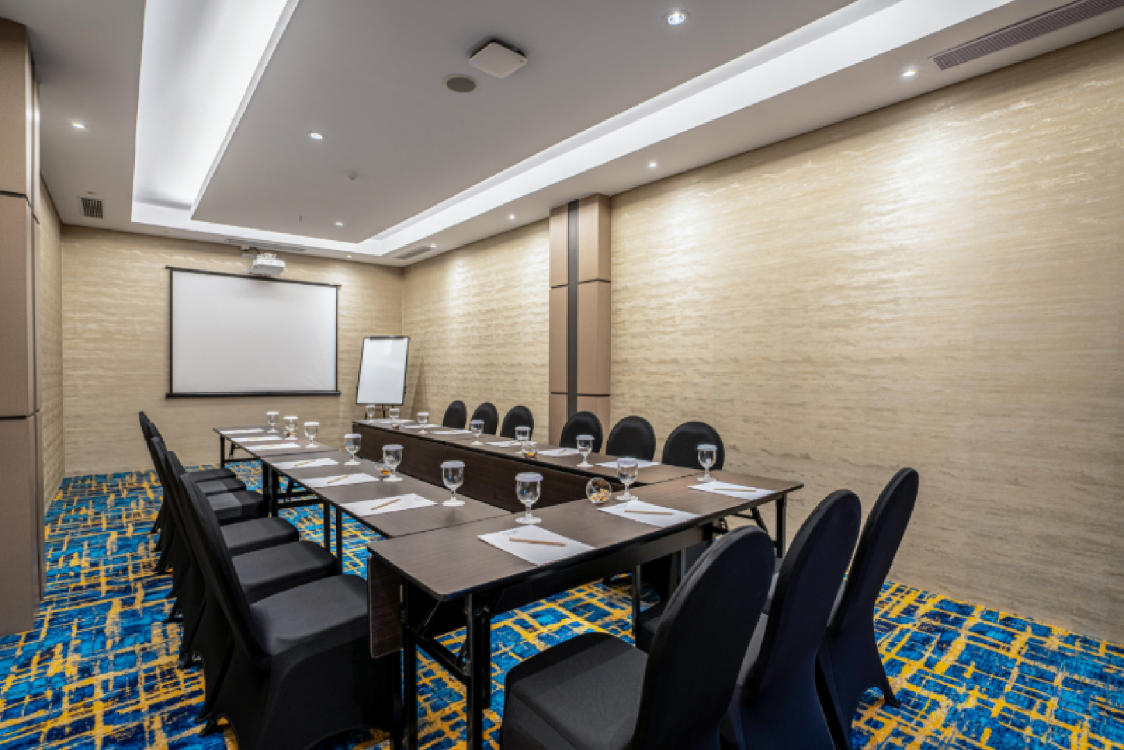 Отель Aston Emidary Bangka Hotel and Conference Center