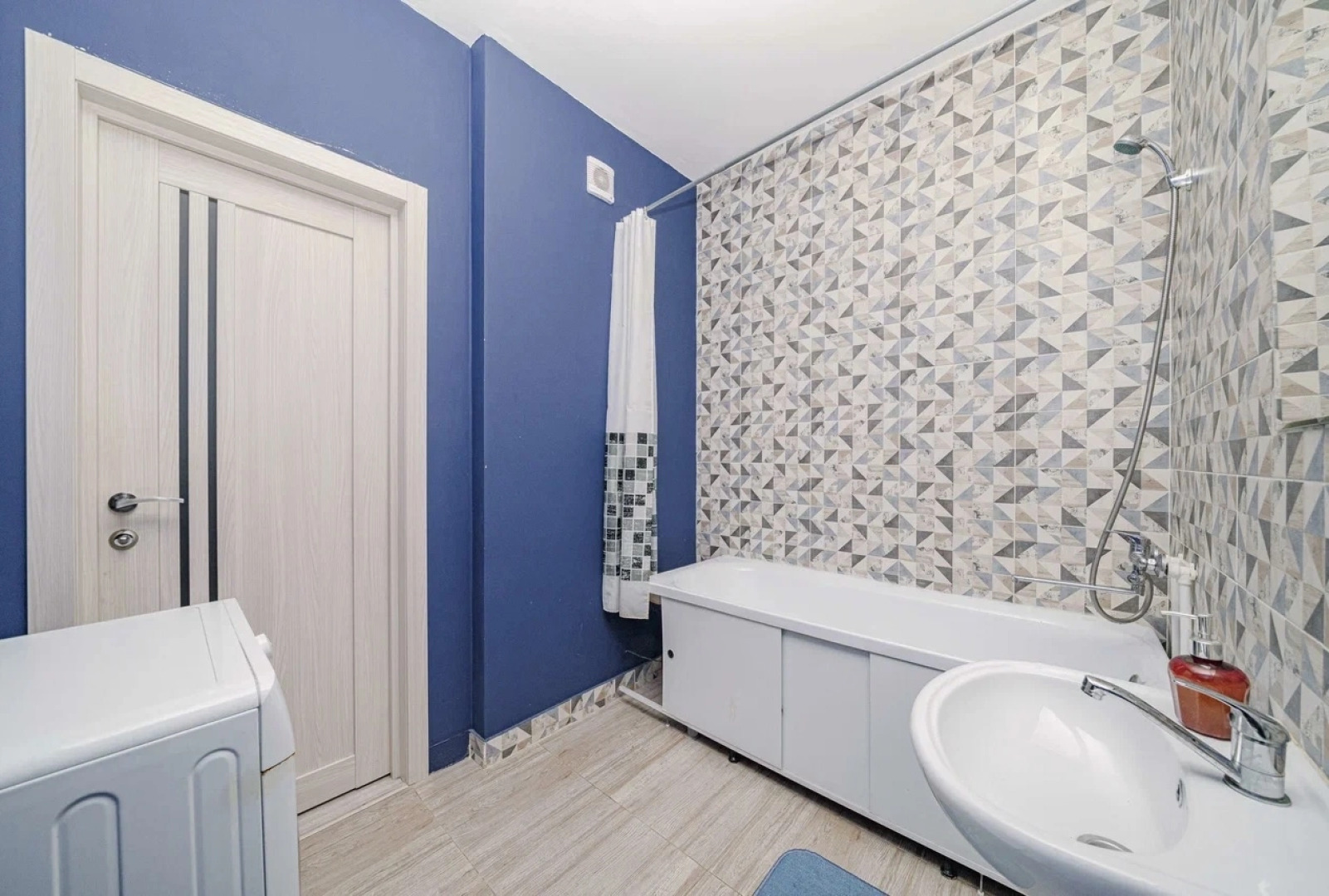 Апартаменты Квартира напротив ЖД Вокзала