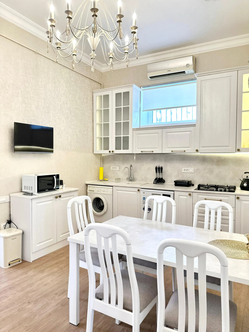 Апартаменты HISTORY 1888 Сentral Apartment & Excursions