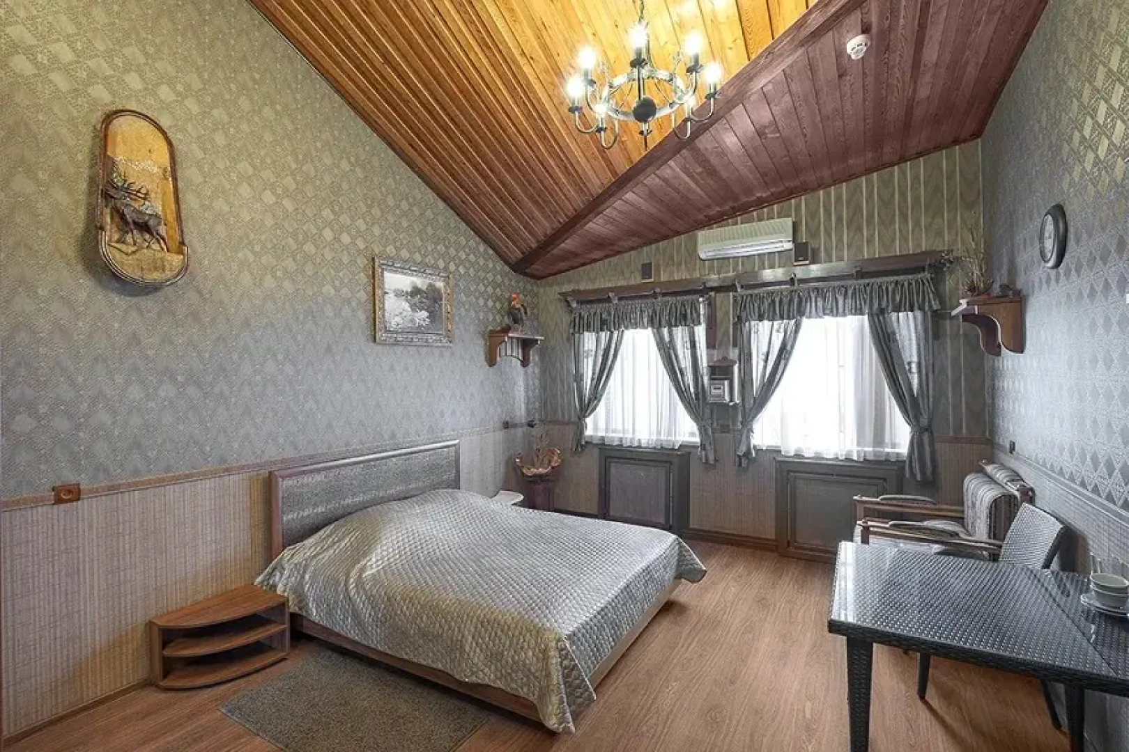 Okhotnichiy Club