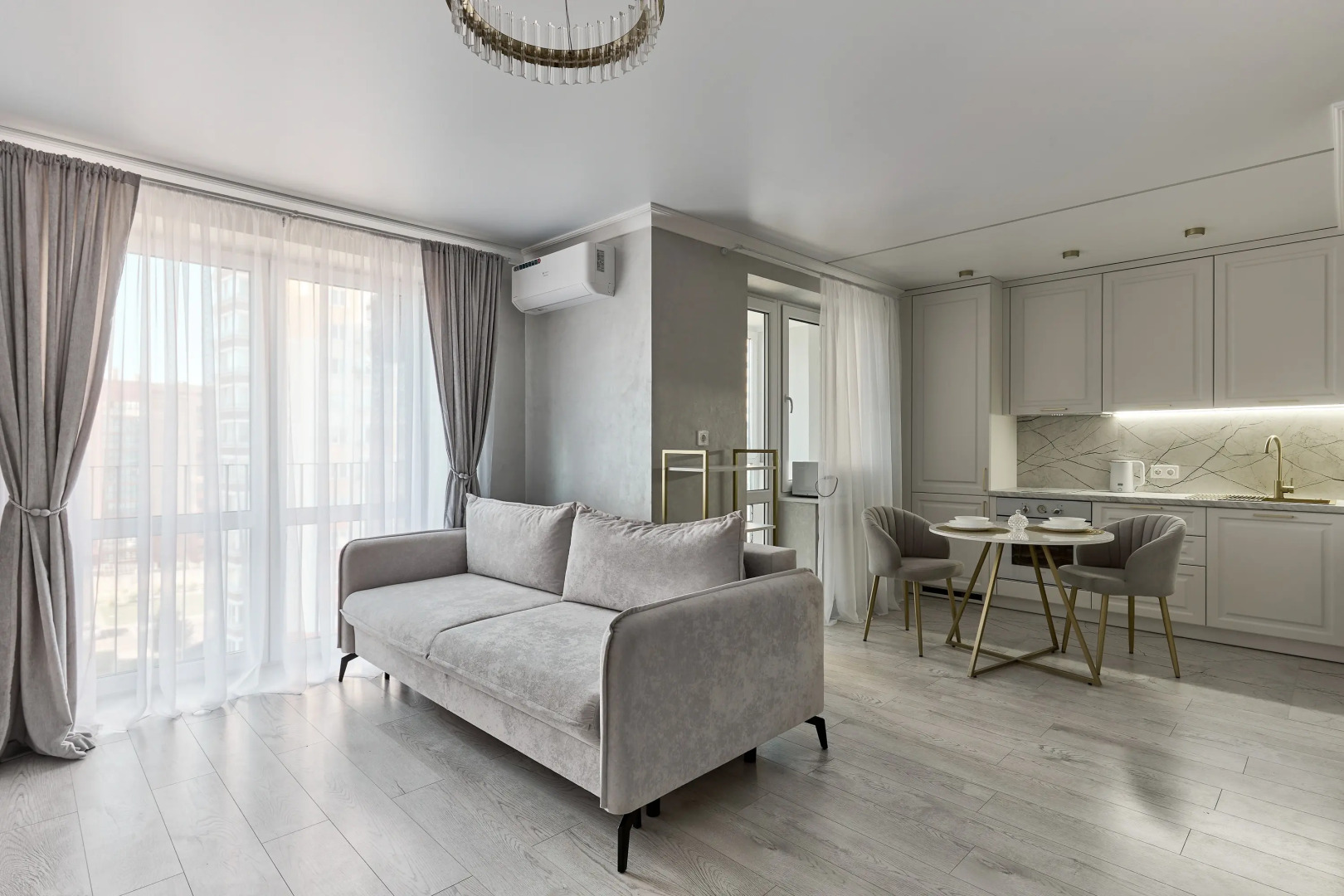 Апартаменты Luma White Gold в центре города