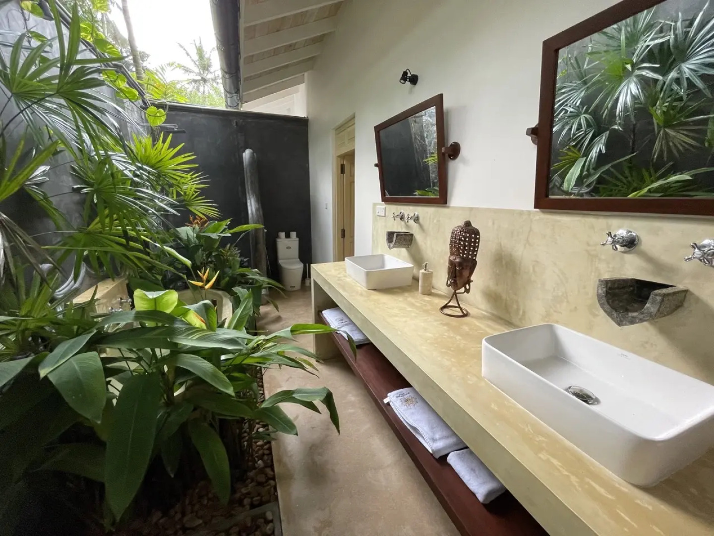 Вилла Claire Villa by Younger Villas & Resorts