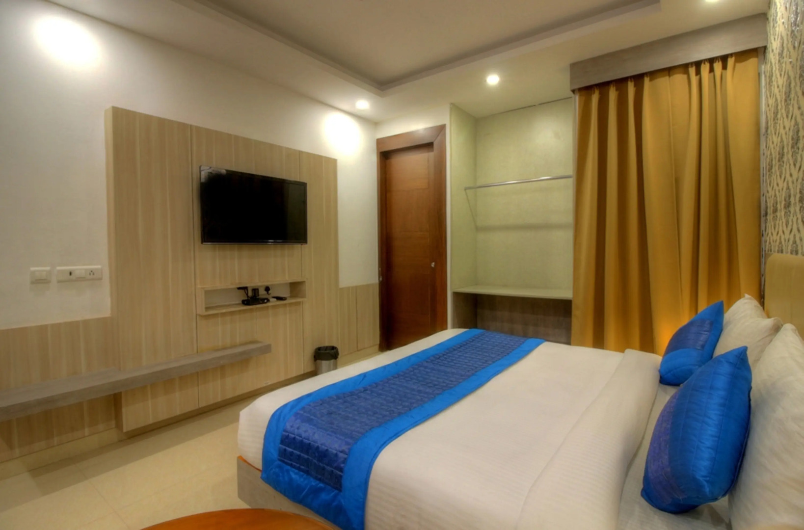 Отель Almati Inn at Delhi Airport