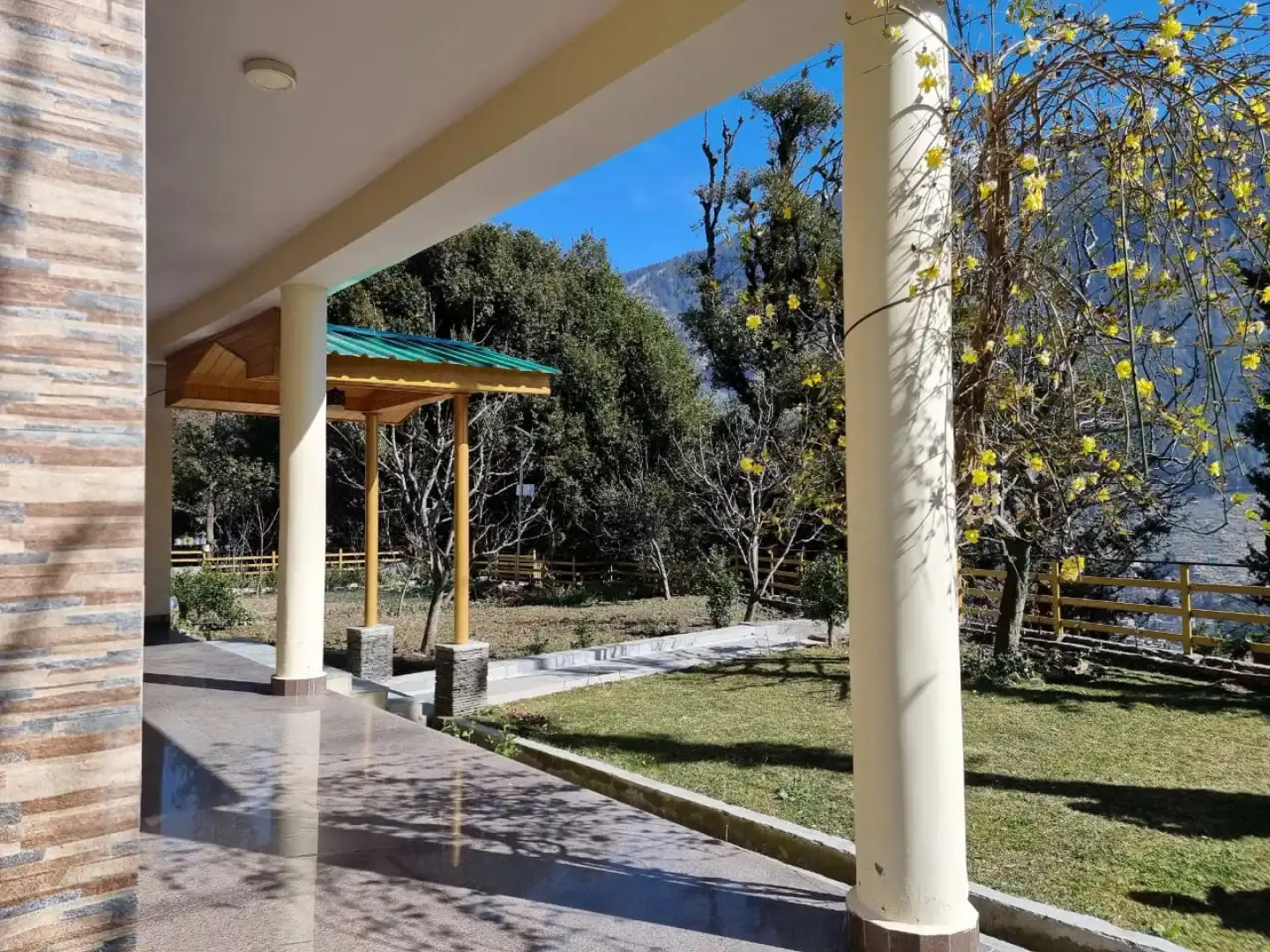 Отель Snow Peak Homes Manali