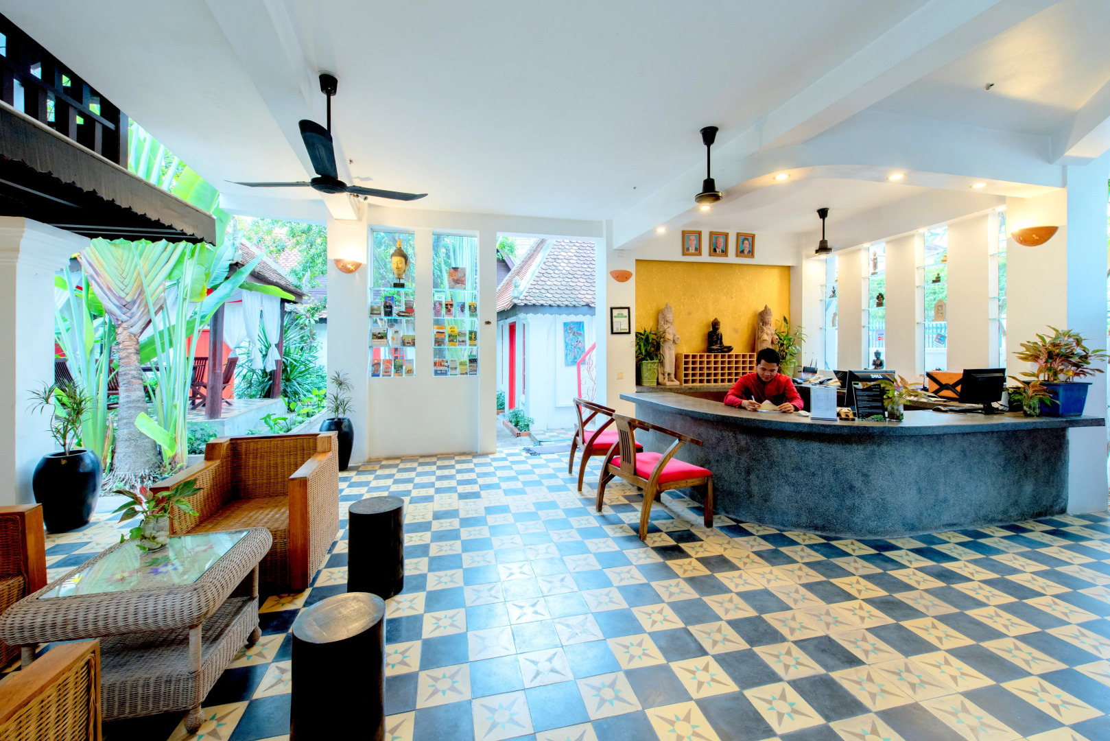 Отель Golden Banana Residence