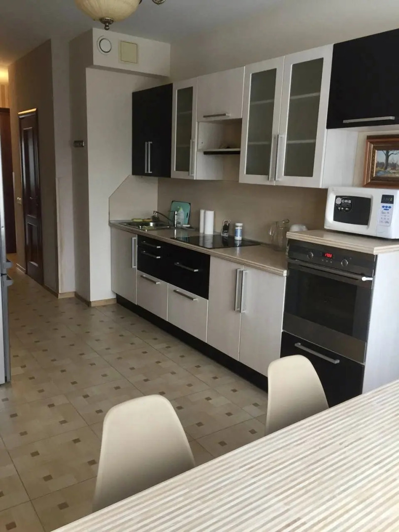 Квартира просторная 3-х комнатная в тихом и уютном районе