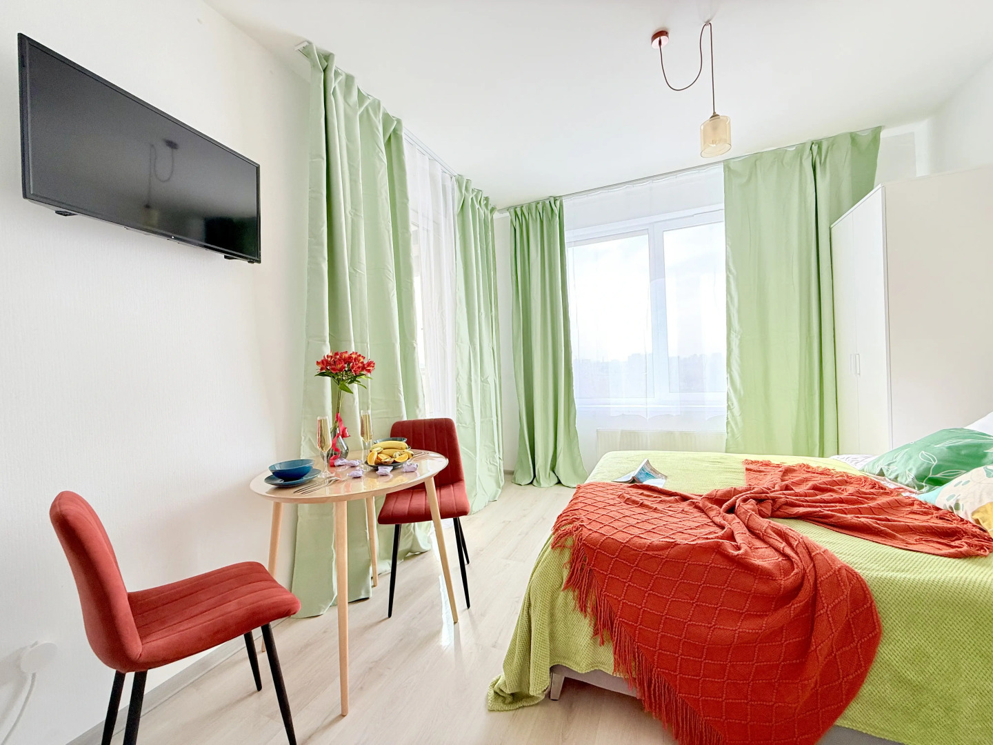 Квартира Новая студия Фисташка на Неве рядом с метро и разводным мостом