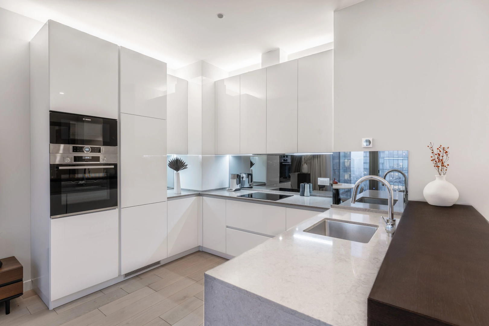 Апартаменты Апарт с Угловой Спальней с Панорамной Ванной