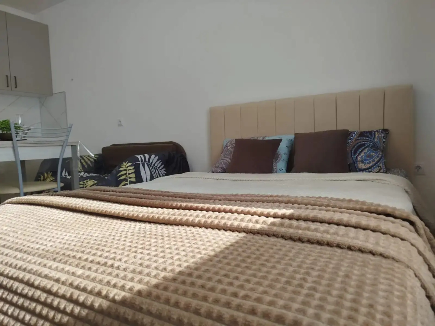 Квартира студия live in comfort на Современников 8