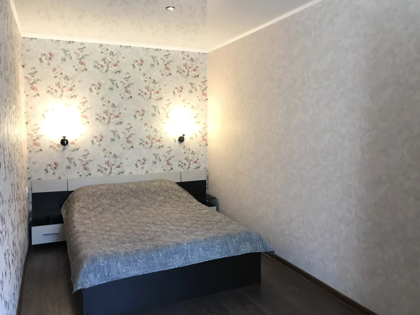 Апартаменты двухкомнатные на Волжском бульваре