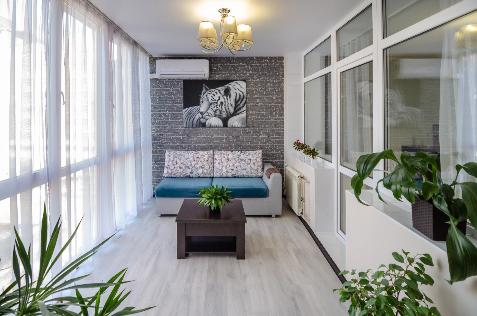 Апартаменты Красный Квадрат на Набережной