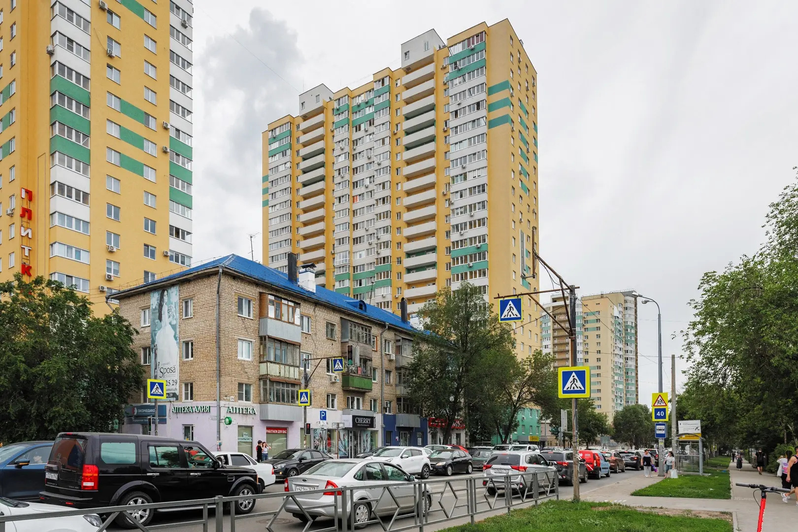 Уютные Апартаменты в доме у Космопорта (ул. Дыбенко 27а)