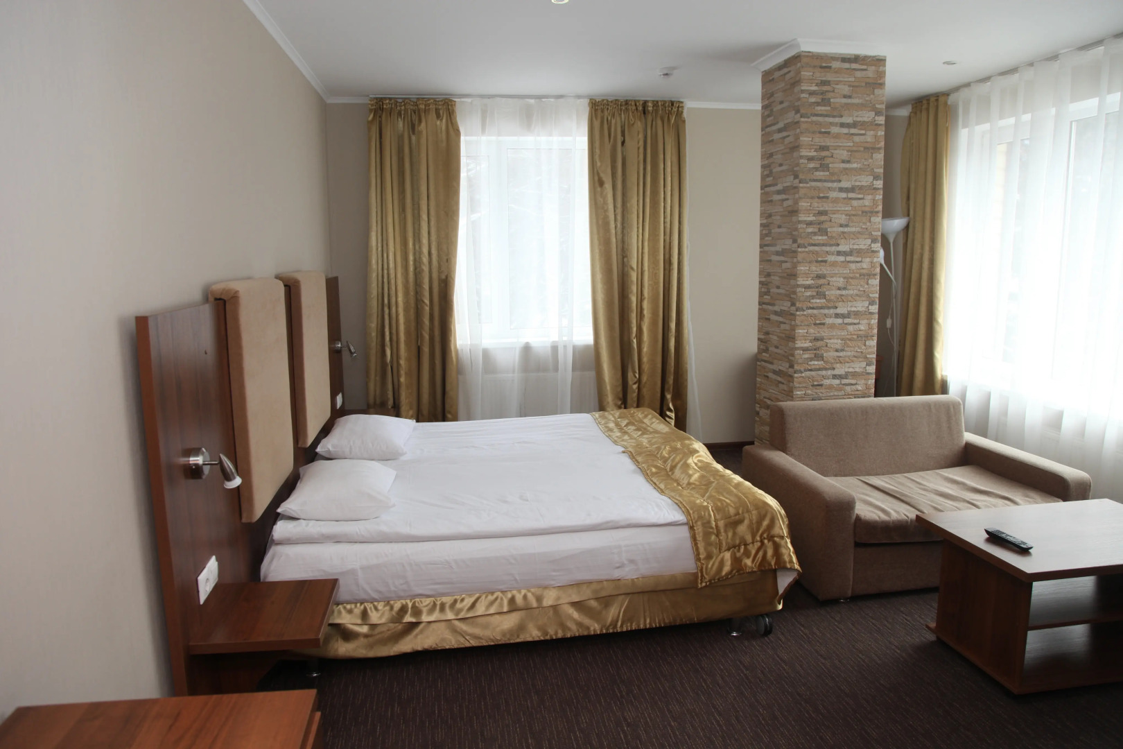 Отель Наступ