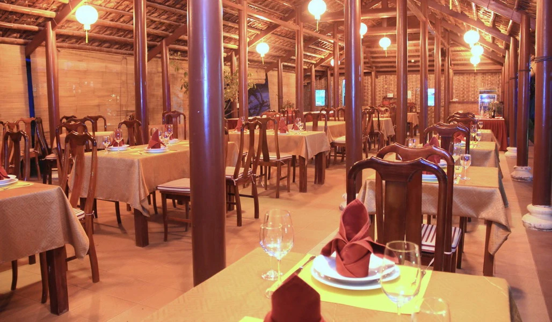 Отель Little Paris Resort & Spa Mui Ne