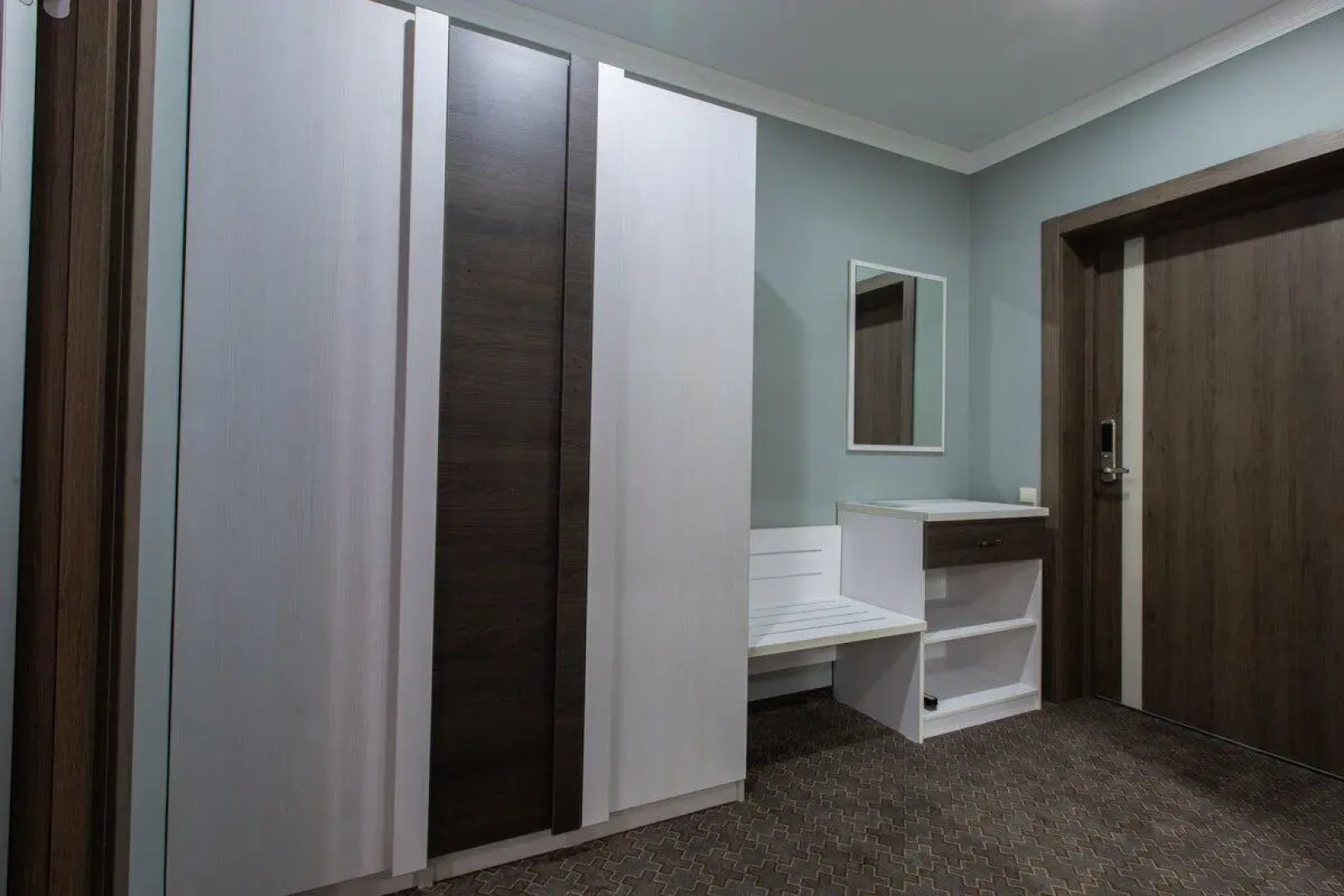 Отель Флора