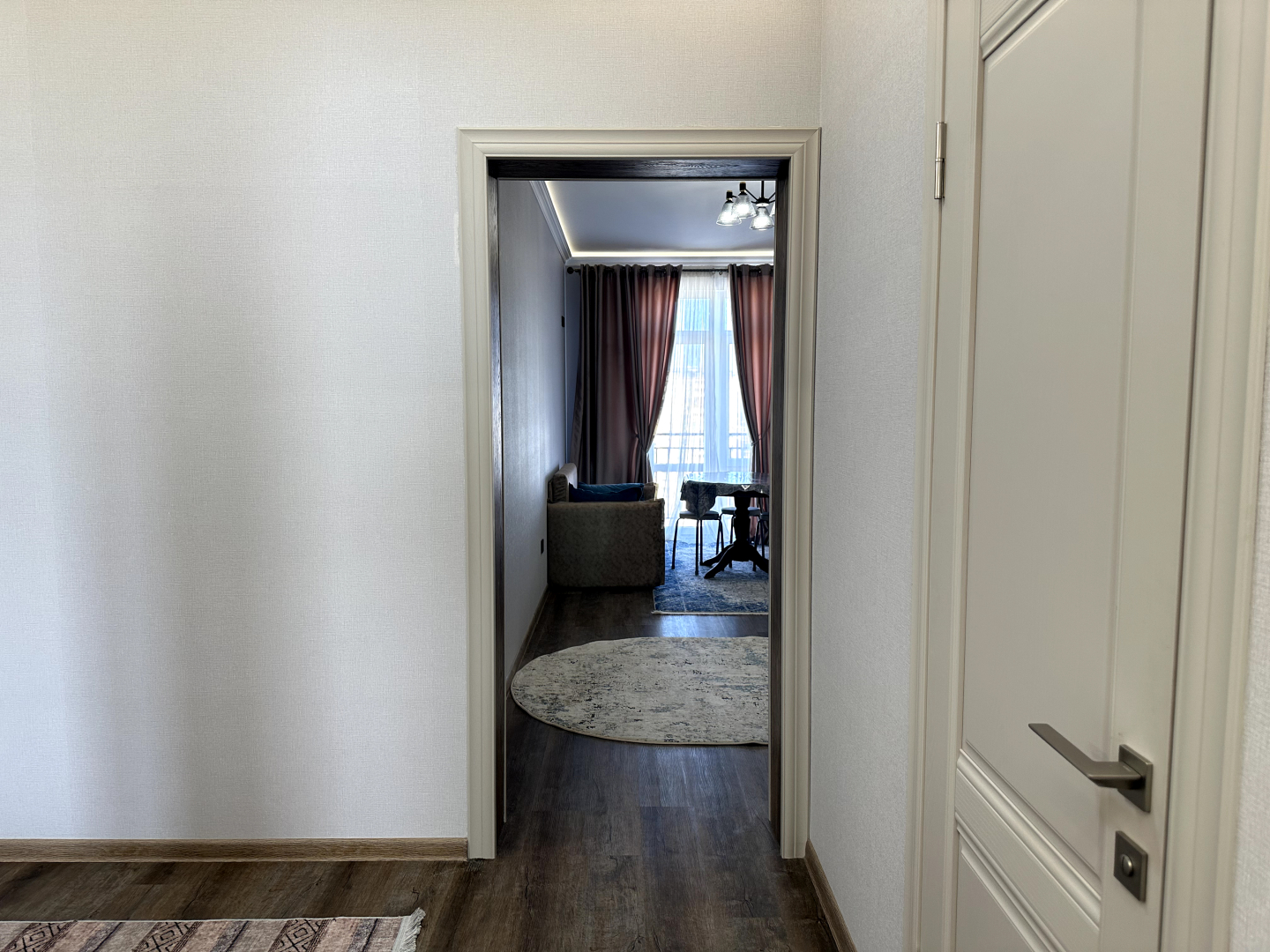 Аппартаменты "Эленика" двухкомнатная квартира в Махачкале с видом на озеро и мечеть