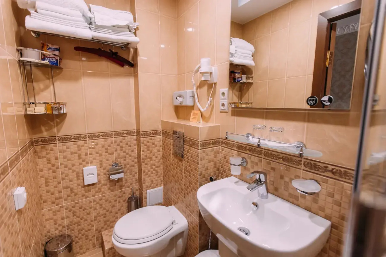 Отель Шери Холл